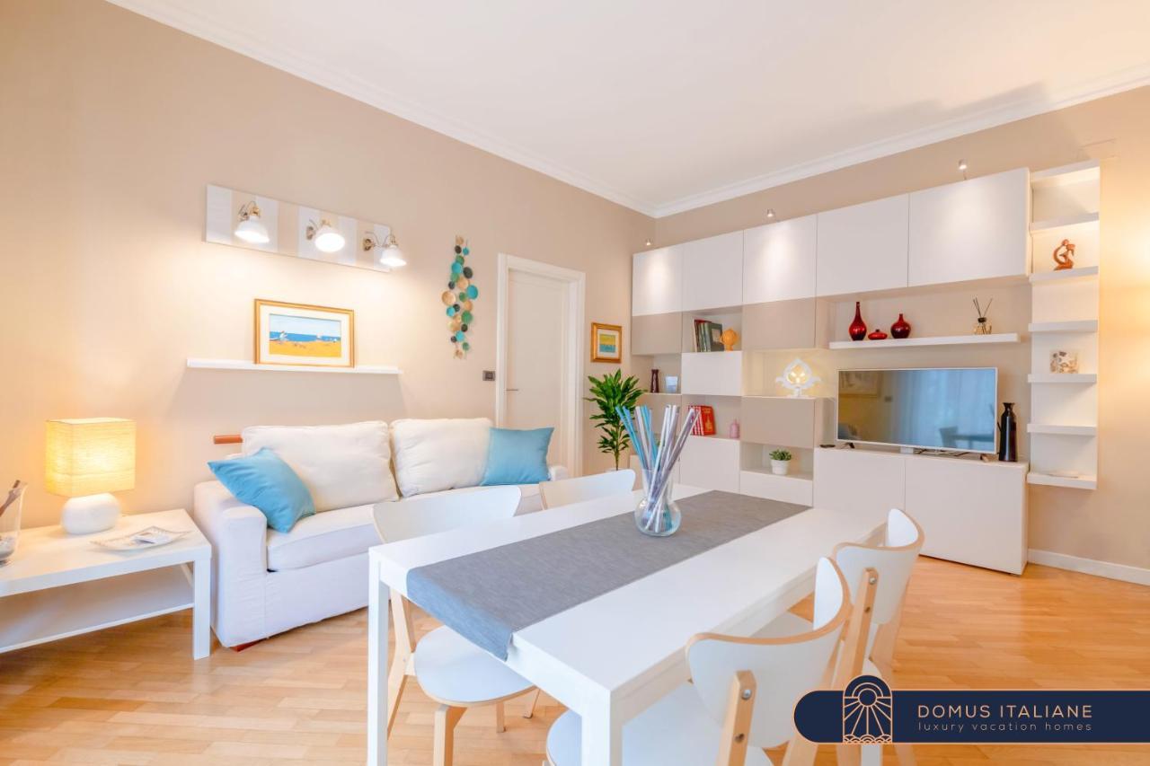 Modern Apartment To Relax In The City Center Bari Exterior photo